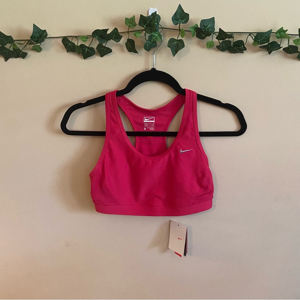 NWT 🍑 Nike Women’s Non-Padded Hot Pink Fuchsia Athletic Sports Bra